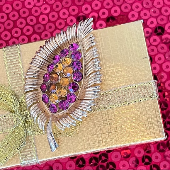 Vintage Gold Leaf - Picture 1 of 6